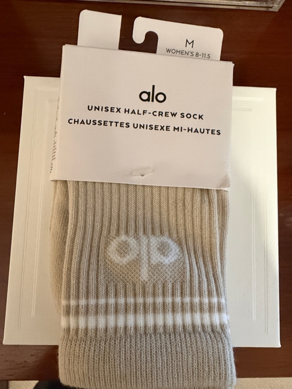 ALO Yoga Half-Crew Socks in Beige with White Accents